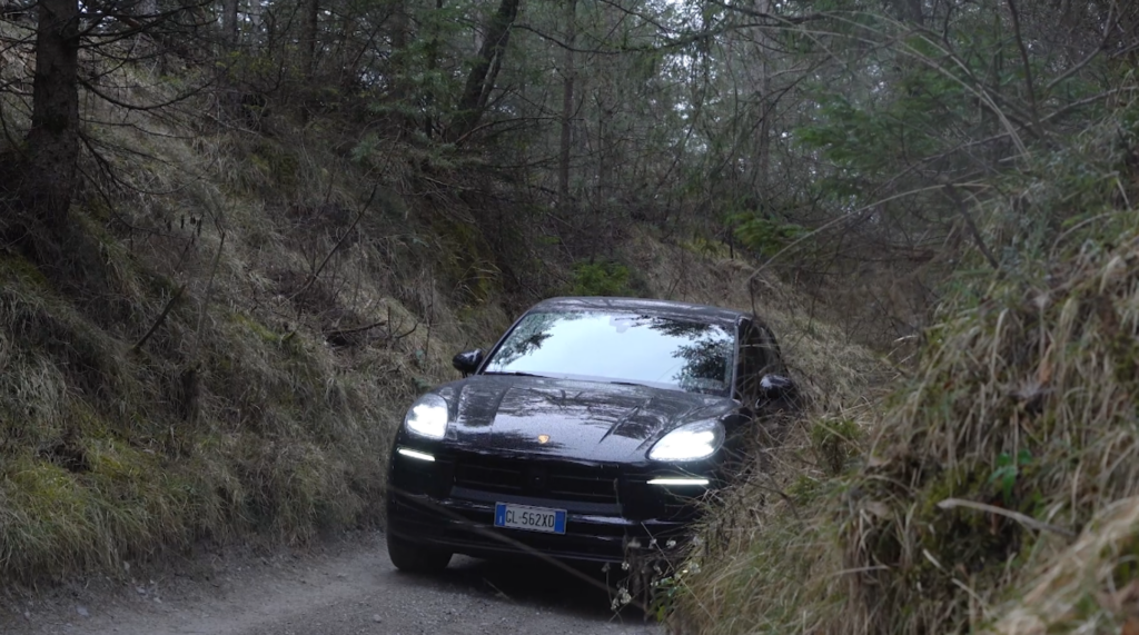 Guidare su sterrato: guida completa per affrontare ogni terreno in sicurezza