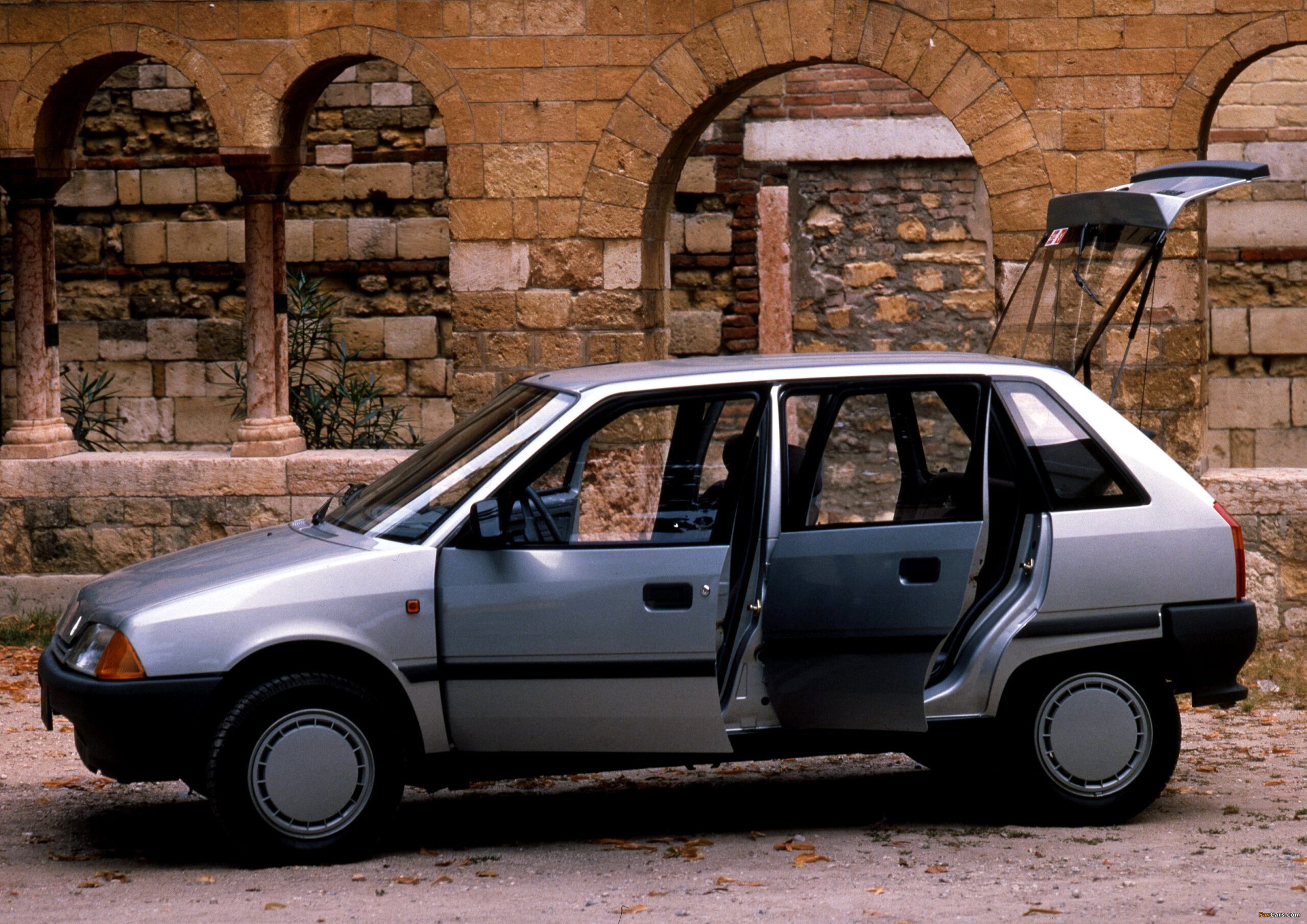Citroën AX – Scheda tecnica, differenze tra modelli e storia