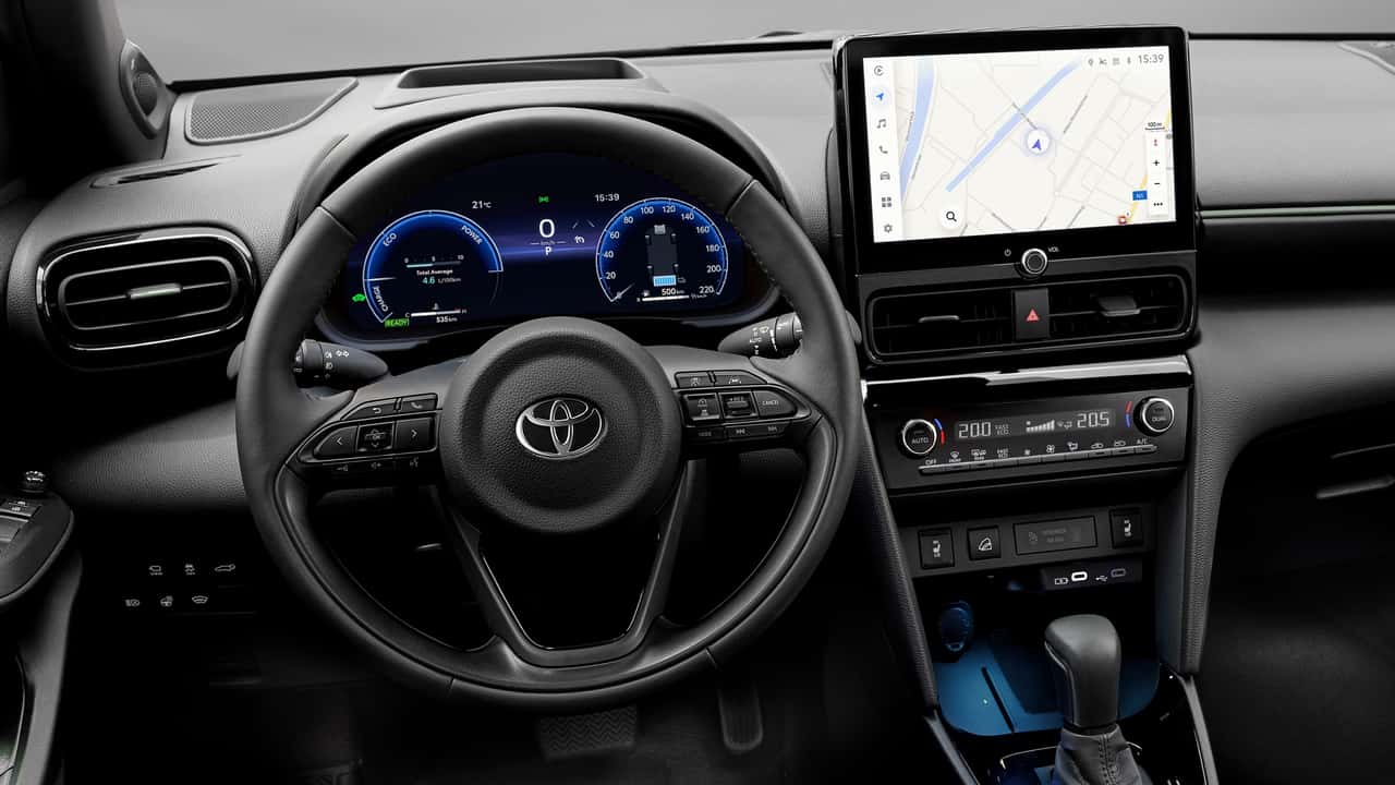 Toyota Yaris Cross 2025: più efficiente, più sicura, più matura. Un SUV che convince al primo test drive. Toyota Yaris Cross 2025: più efficiente, più sicura, più matura. Un SUV che convince al primo test drive.