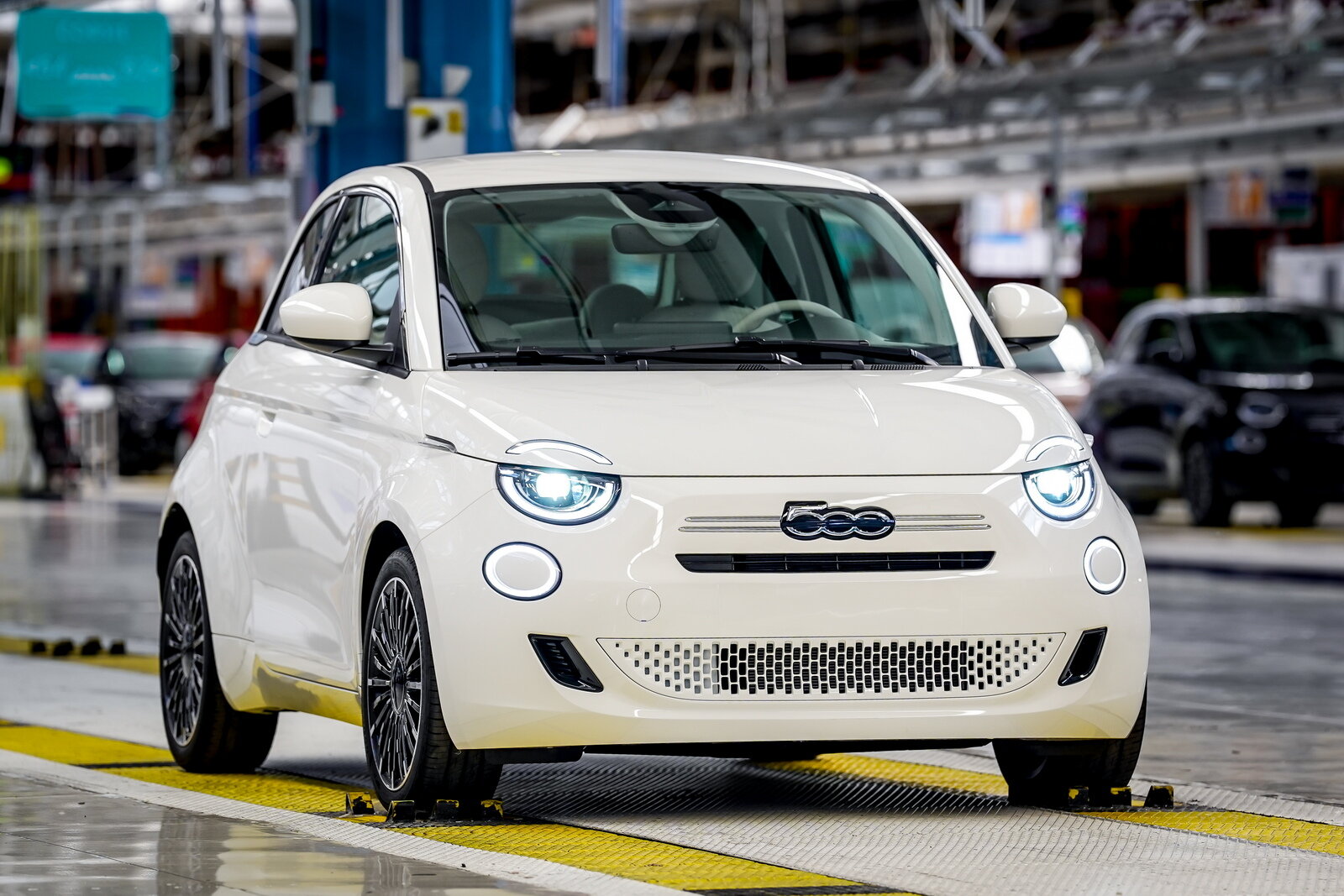 Fiat 500 Hybrid 2025: prezzi, allestimenti e guida alla scelta della citycar ibrida