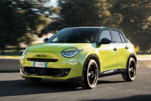 Fiat 600 Sport Edizione Milano Cortina 2026: look grintoso, dotazione completa e prezzi