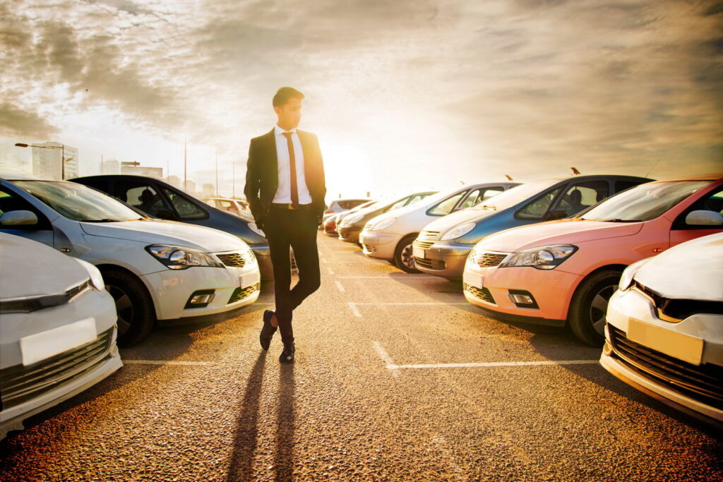 Dal rilancio di Carvana al calo di Stellantis: perché oggi l’auto usata negli USA sembra rendere più dell’industria automobilistica europea.